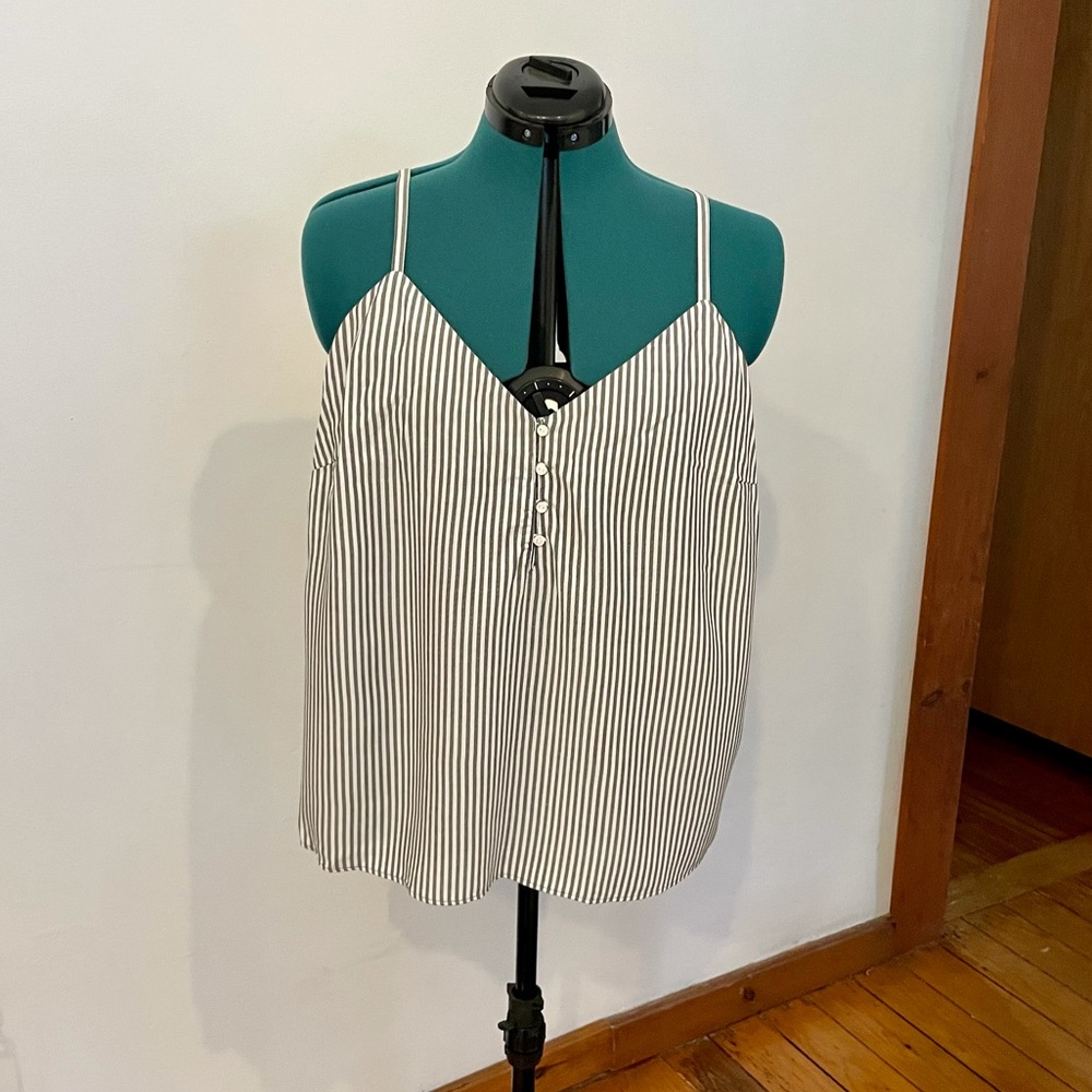 Sear sucker stripe v neck cami